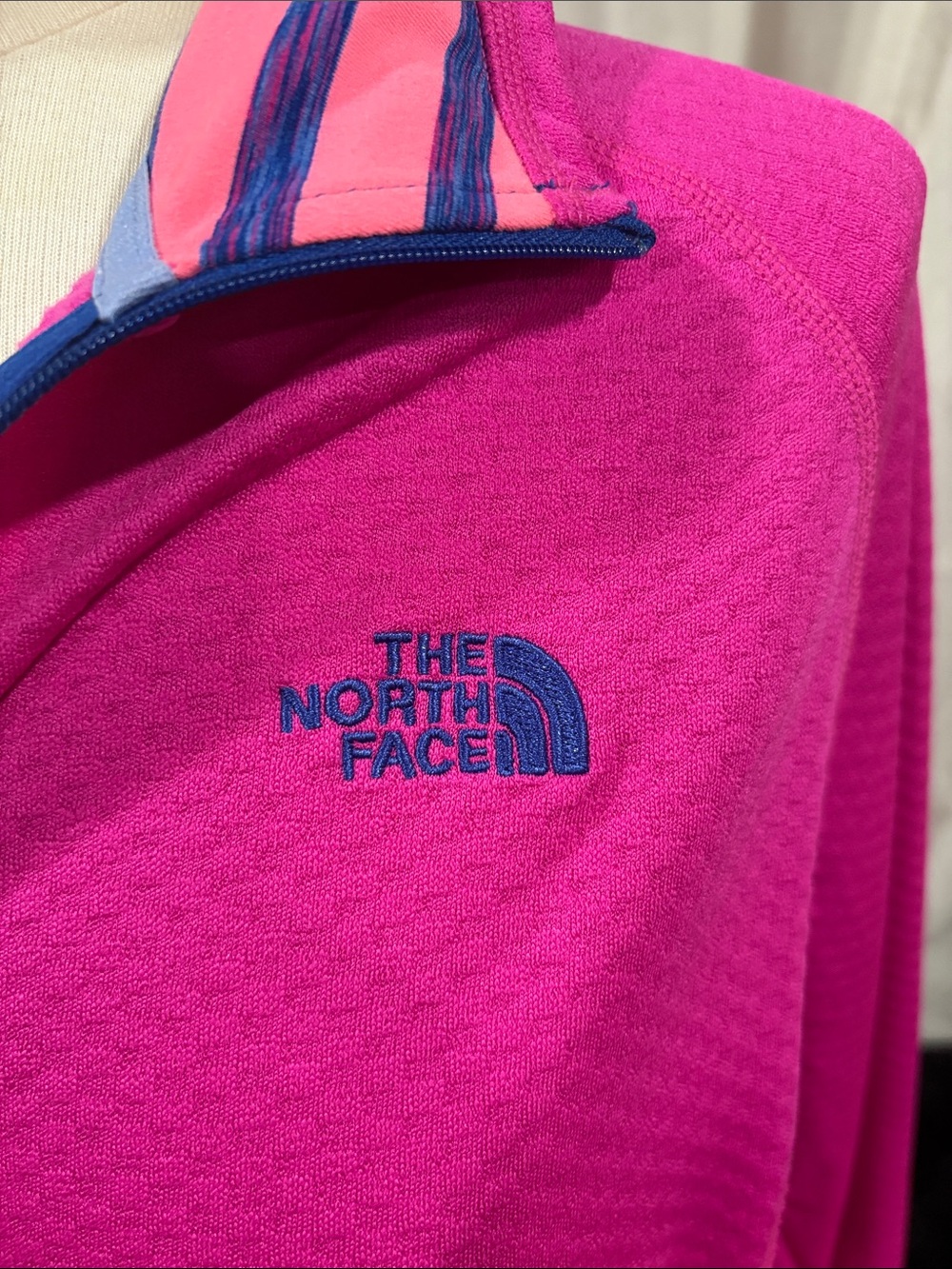 North Face 1/4 Zip Pullover - Picture 3 of 10